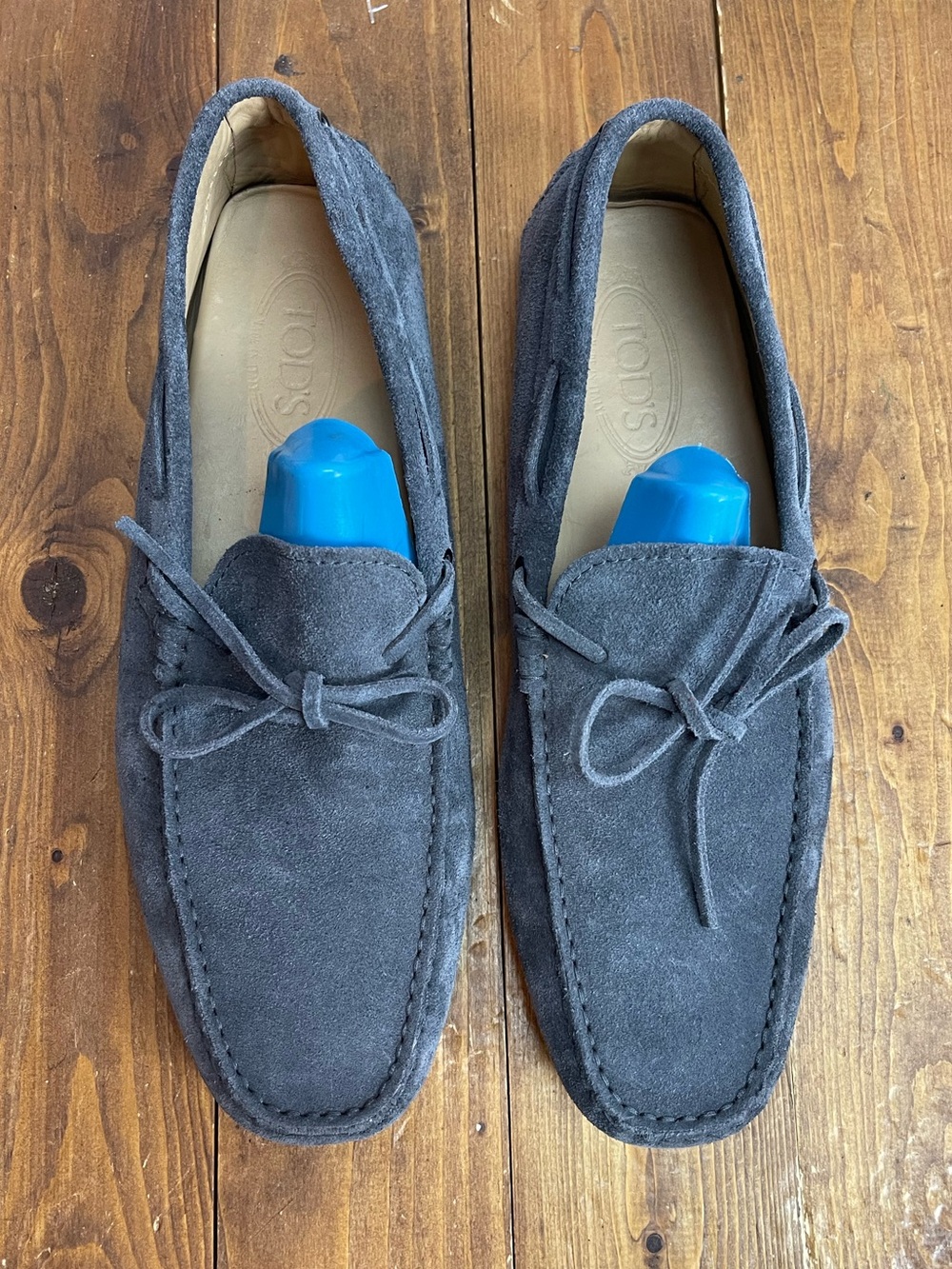 Tods Mens size 10 grey suede driving shoes